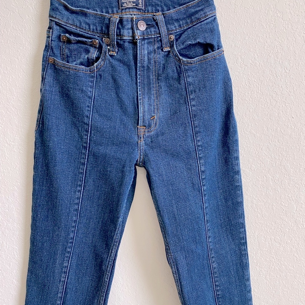Abercrombie & Fitch ultra High Waisted Jeans, size 0/25.  Raw edge bottom. NWOT
